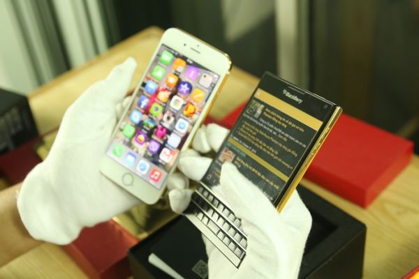 Люкс-версия BlackBerry Passport с золотым корпусом представлена официально