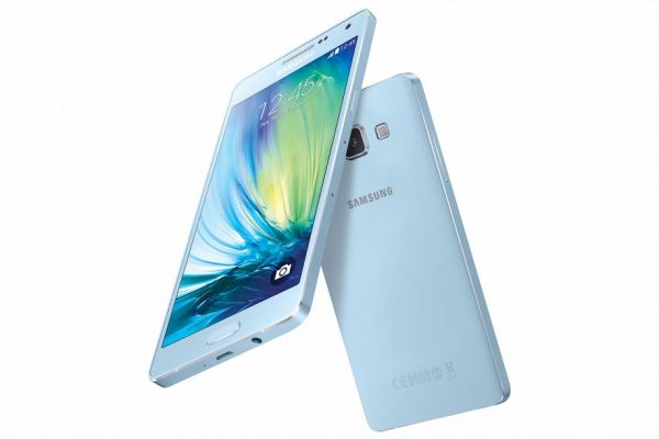 Стали известны российские цены смартфонов Samsung Galaxy A3 и A5