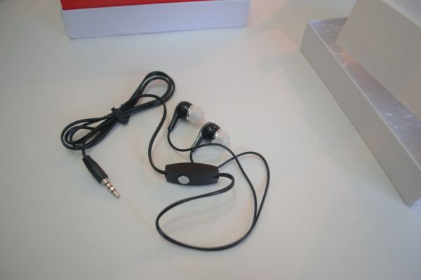 Обзор AXGIO Neon N2Q и AXGIO USB2.0 Charger