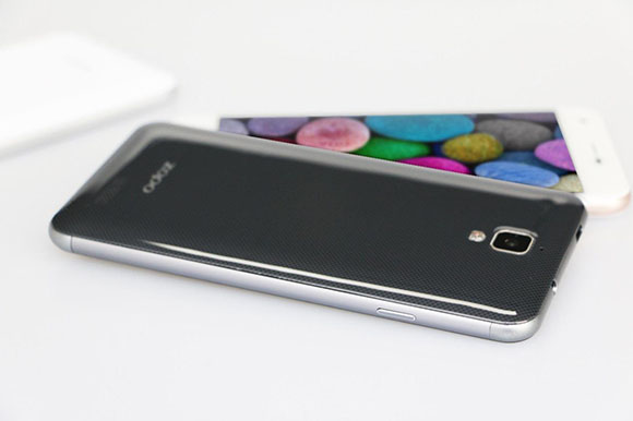 MWC 2015: ZOPO TOUCH — смартфон с изогнутым дисплеем 2.5D и уникальным глянцевым покрытием
