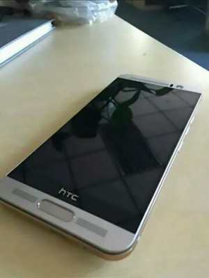 HTC представит новый фаблет 8 апреля