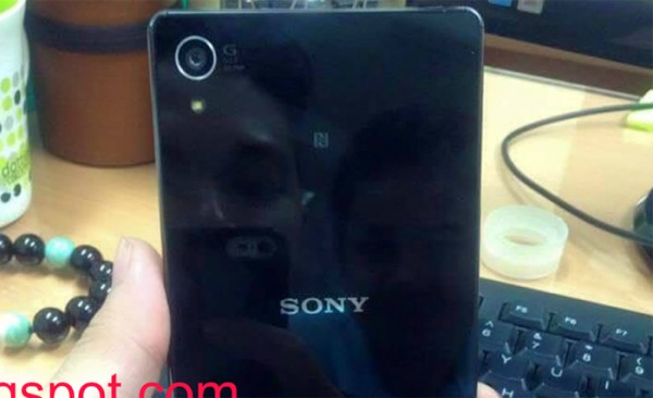 Крупная подборка живых фото Sony Xperia Z4