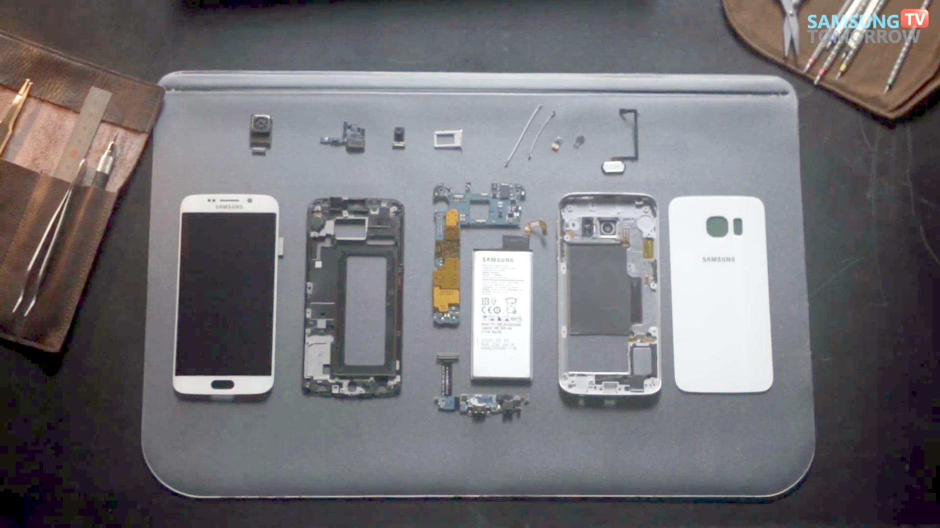 Самсунг сборка. Samsung Galaxy s6 разбор телефона. SM g920fd экран. Galaxy s6 Edge Disassembly. Сборка самсунг.