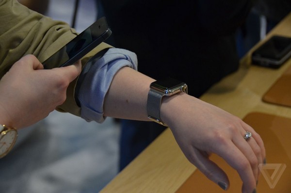 Фотогалерея: магазины Apple во время запуска предзаказов на Apple Watch