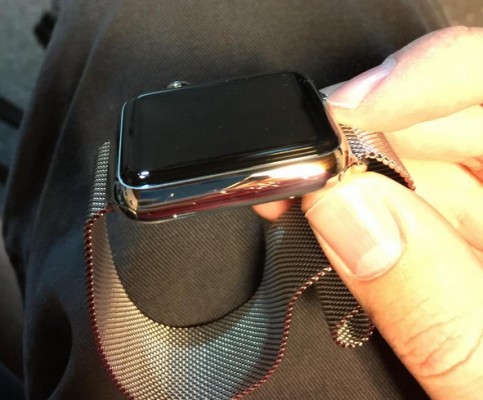 Владельцы Apple Watch жалуются на качество корпуса устройства