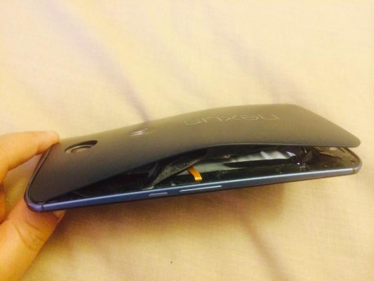 Владелица Nexus 6 сообщила о взрыве аккумулятора