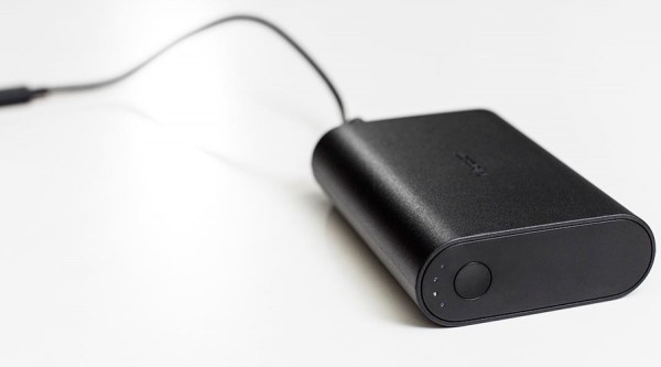 Microsoft представила семейство портативных аккумуляторов Portable Dual Charger