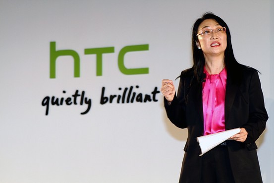 HTC снова погрязла в убытках