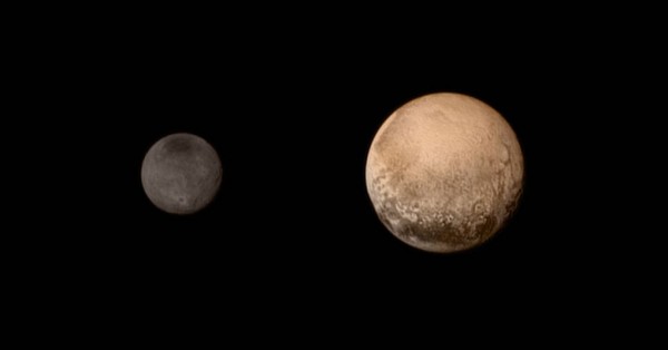 Лучшие фотографии Плутона и его спутников за неделю