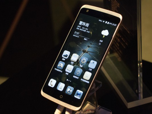 ZTE представила первый в мире смартфон с технологией Force Touch