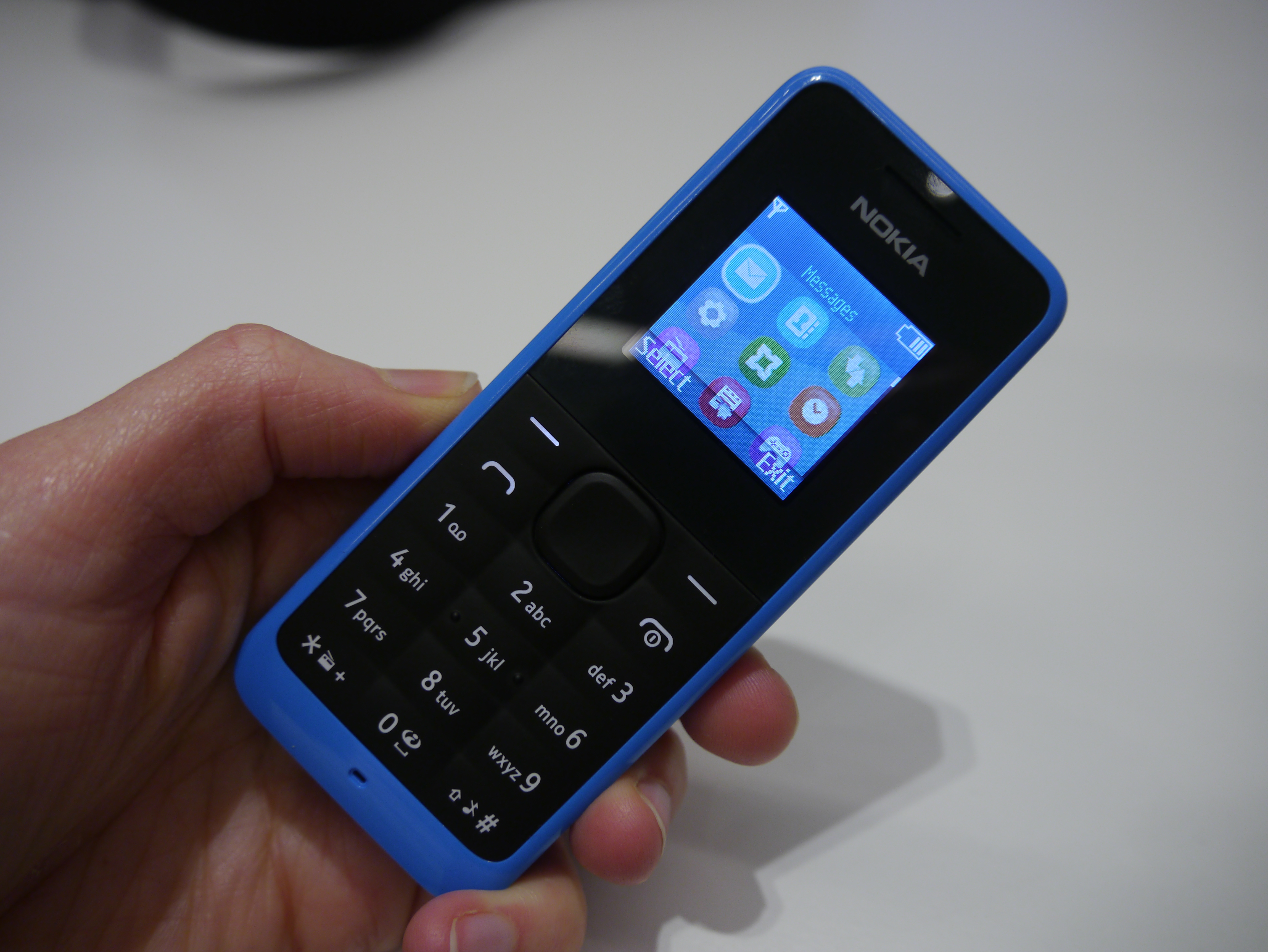 Нокиа маленький телефон. Nokia 105. Nokia 301 Blue. Нокиа 105 сенсорный. Nokia 105 4g.