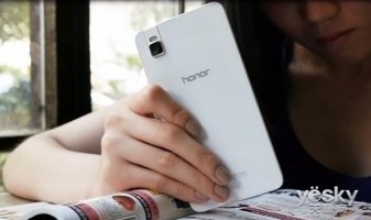 Huawei представила смартфон Honor 7i с откидной камерой