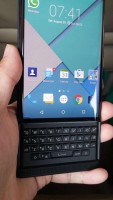 Android-слайдер BlackBerry Venice показался на живых фотографиях