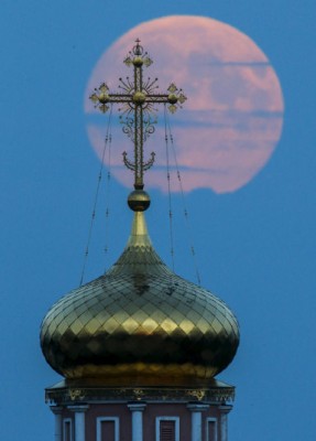 «Кровавая луна»: подборка лучших фотографий со всего мира