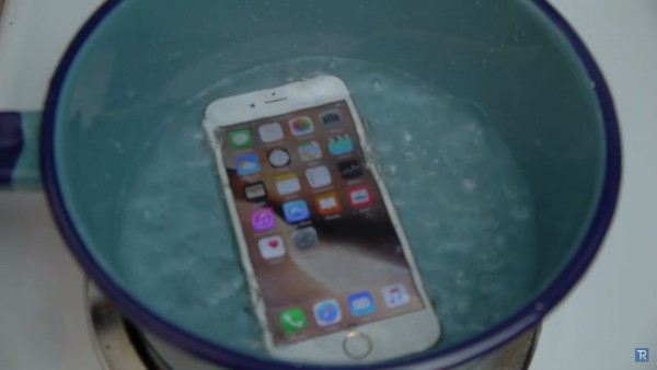 iPhone 6S выжил в кипятке