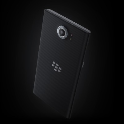 Опубликовано новое «живое» фото и анбоксинг BlackBerry Priv