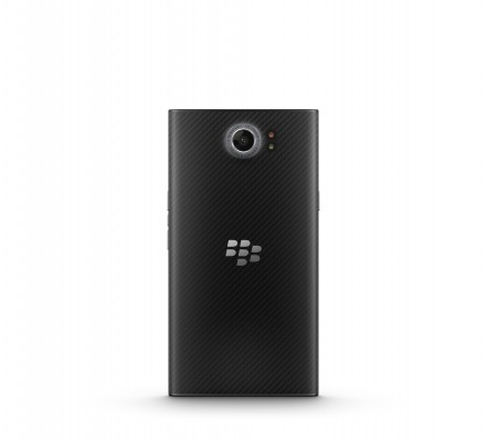 Опубликовано новое «живое» фото и анбоксинг BlackBerry Priv