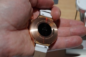 CES 2016: Huawei представила планшет со стилусом и обновлённые Huawei Watch в золоте