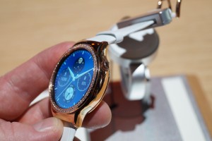 CES 2016: Huawei представила планшет со стилусом и обновлённые Huawei Watch в золоте