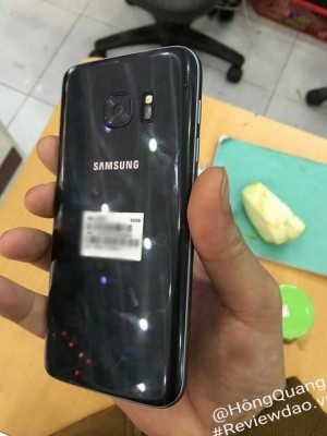 Живые фото Samsung Galaxy S7 и S7 Edge появились в сети