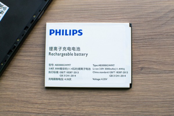 Обзор Philips S616