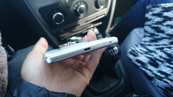 Утечка: «живые» фото безрамочного Sony Xperia C6