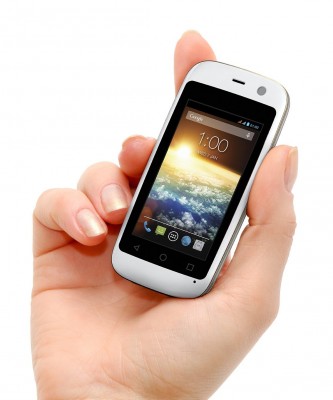 Выпущен Android-смартфон размером с банковскую карту