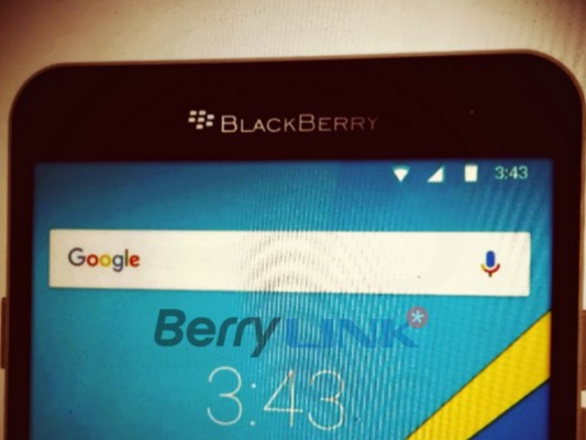 В сети появились рендеры двух Android-смартфонов от BlackBerry