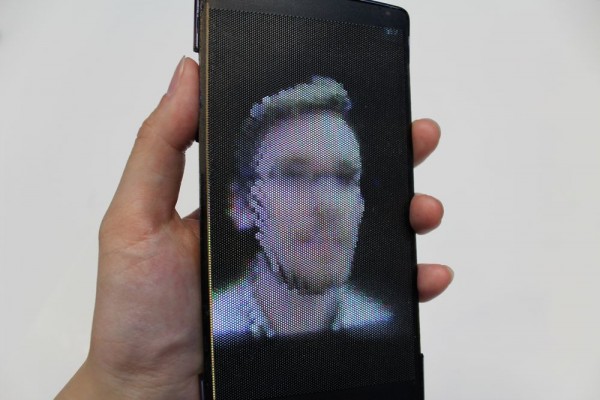 HoloFlex — сгибаемый смартфон с голографическим экраном