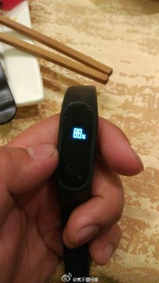 Новый Xiaomi Mi Band 2 стал более автономным