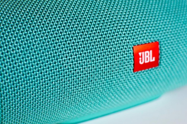 Обзор колонки JBL Charge 3