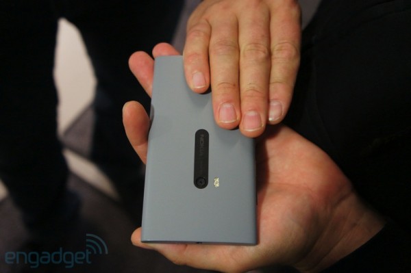 Lumia 920 выйдет в сером цвете?