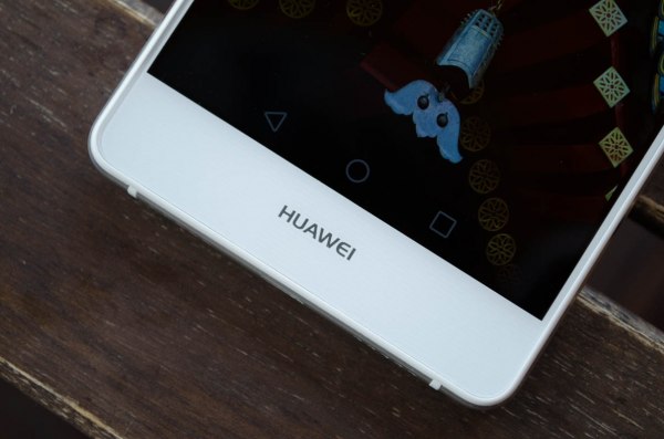 Huawei продает в России больше смартфонов, чем Lenovo и ZTE