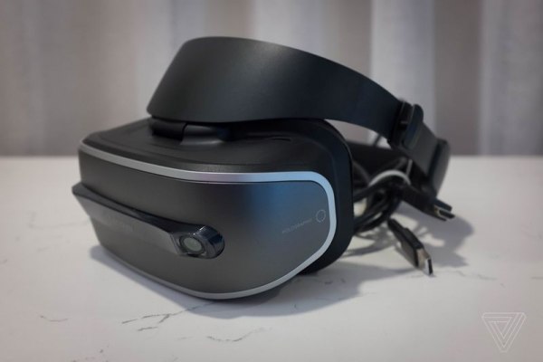 Lenovo показала дешевый шлем виртуальной реальности для Windows 10