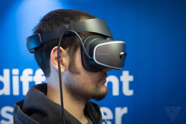 Lenovo показала дешевый шлем виртуальной реальности для Windows 10