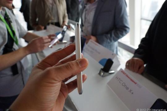 HTC показала смартфон VX