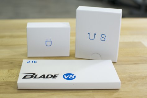 Обзор ZTE Blade V8 — Комплектация. 4