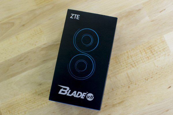 Обзор ZTE Blade V8 — Комплектация. 1