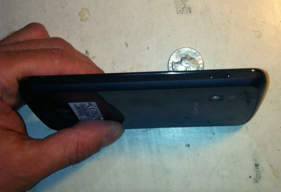 Прототип Nexus 4 забыли в баре