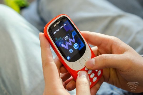 Новая Nokia 3310: живые фото и сравнение с оригиналом