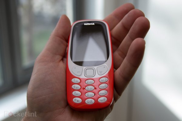 Новая Nokia 3310: живые фото и сравнение с оригиналом