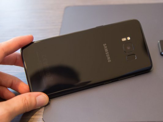 Samsung Galaxy S8: первый взгляд