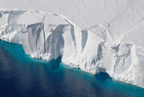 Ученые научились определять пути дрейфования айсбергов