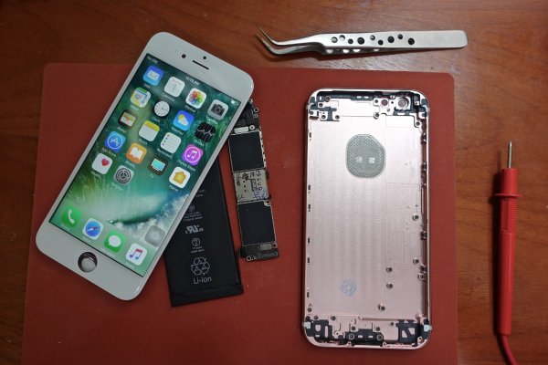Энтузиаст собрал рабочий iPhone 6S в Китае за 00
