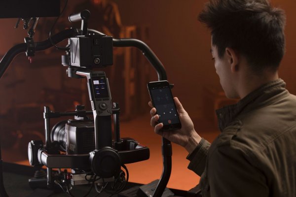 DJI Ronin 2 — стабилизатор камеры для кинематографистов