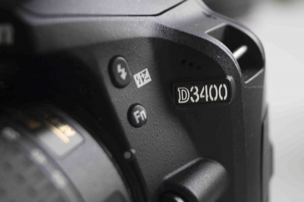 Обзор зеркальной камеры Nikon D3400 — Внешний вид. 2