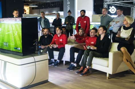 Киберфутбольный турнир LG: блогеры и спортсмены сразились в FIFA
