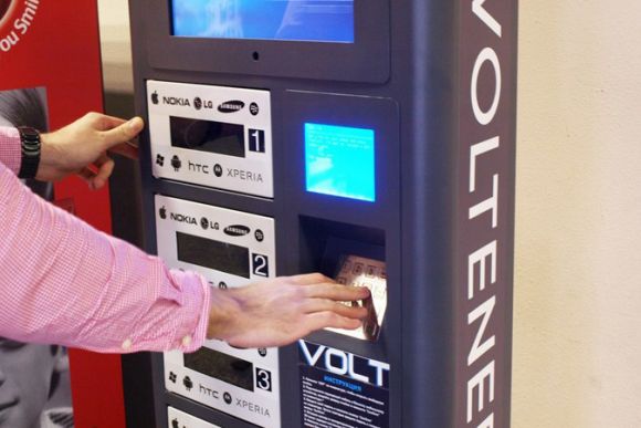 В СПБ скоро поставят автоматы для бесплатной зарядки телефонов