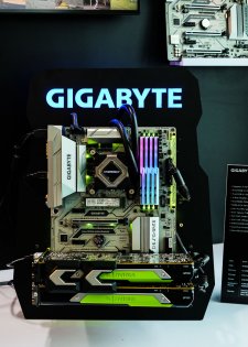 Computex 2017: смотрим на новинки Cooler Master и Gigabyte