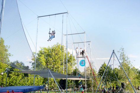 В Москве открылась школа воздушной гимнастики «Трапеция Yota»